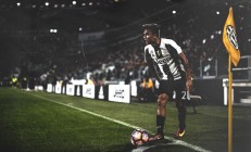 开云在线赛事平台-斯通斯生涯之夜闪耀全场，尼日利亚旋风冲垮亚特兰大防线