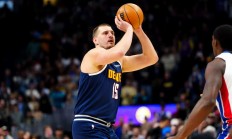 开云足球直播-包含76人翻盘奇才，约基奇一己之力扛起全队的词条