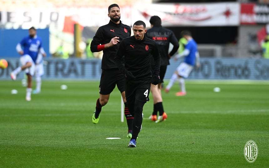 包含AC米兰不敌桑普多利亚，领头位置受到挑战的词条