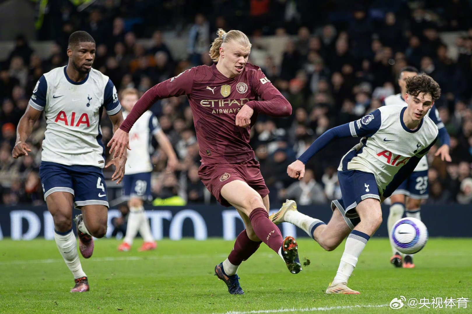 巴黎苦战曼城，逆袭晋级