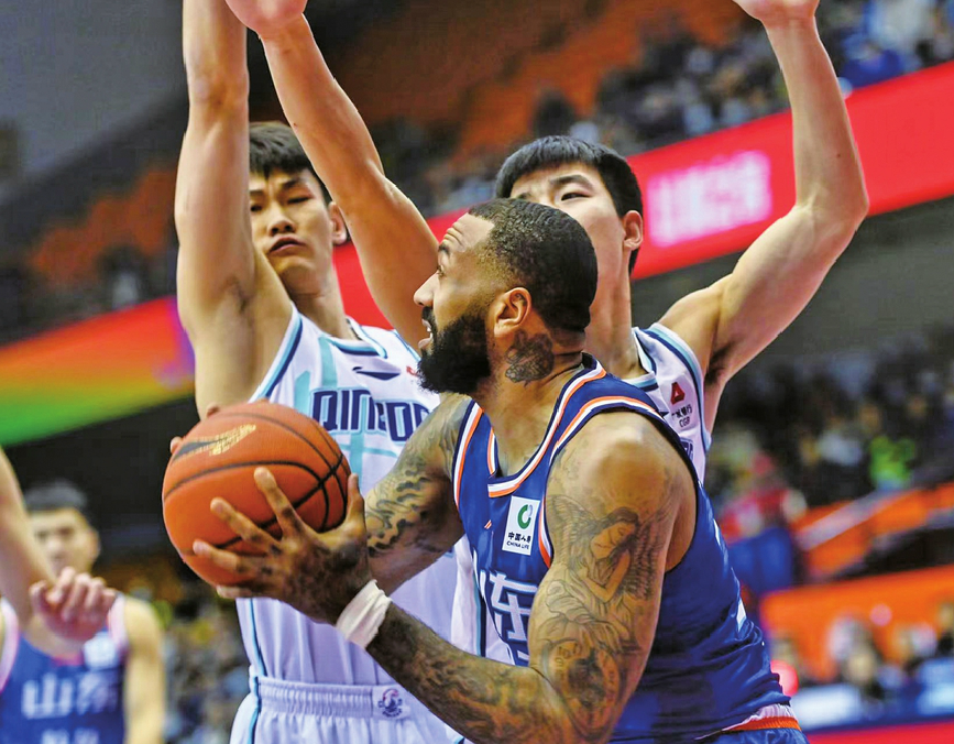 关于山东队在主场不敌辽宁男篮遭遇失败的信息