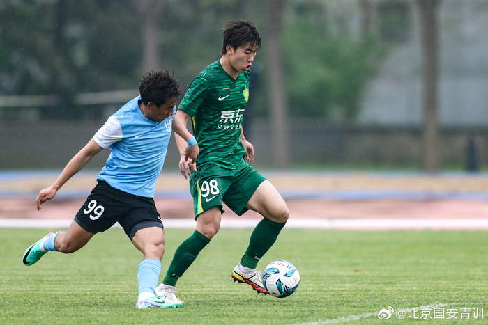 中国足球职业联赛重要比赛引发关注