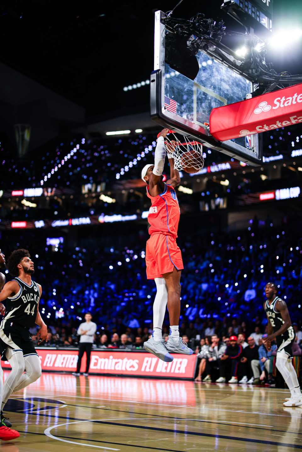 包含雄鹿主场轻取太阳，字母哥状态火热低迷的太阳难有作为的词条