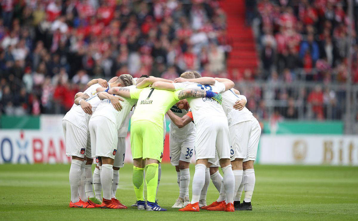 法兰克福客场大胜，取得难忘胜利的简单介绍