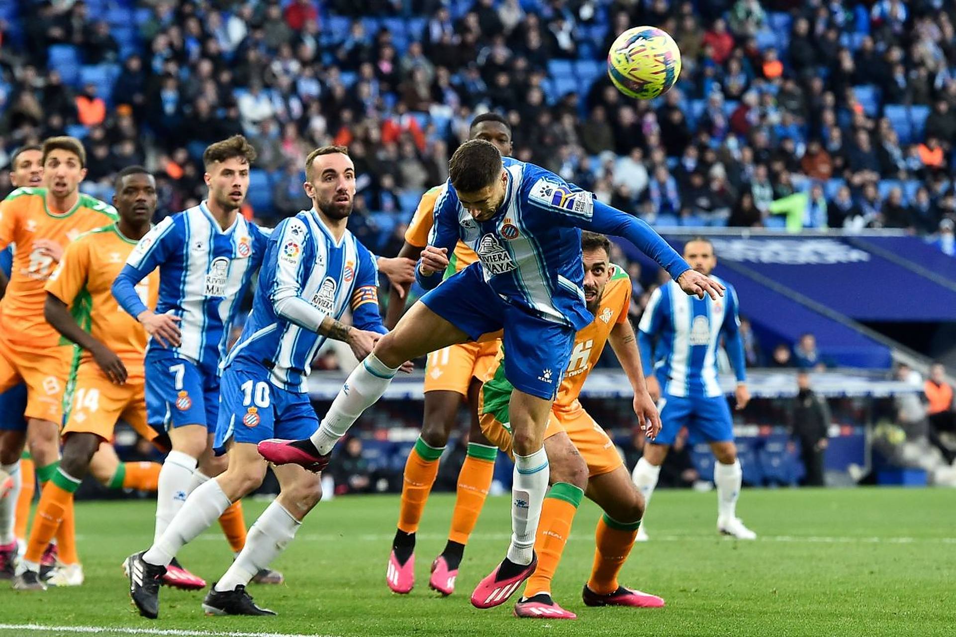 包含拉齐奥将在霍芬海姆进行重要的较量的词条