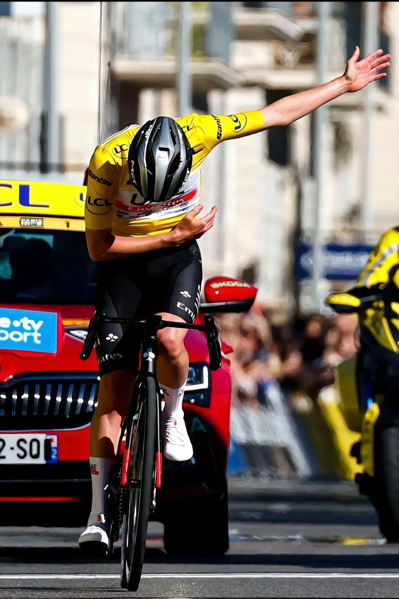 比赛中精彩瞬间不断,胜利者脱颖而出 比赛中精彩瞬间不断,胜利者脱颖而出