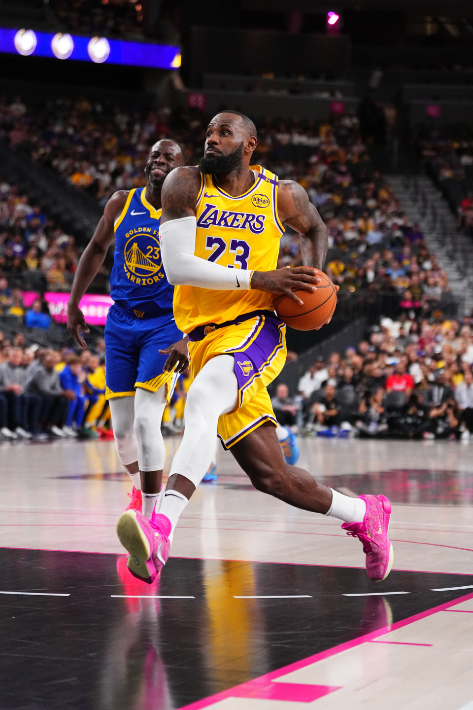 勇士队客场大胜，实现两连胜