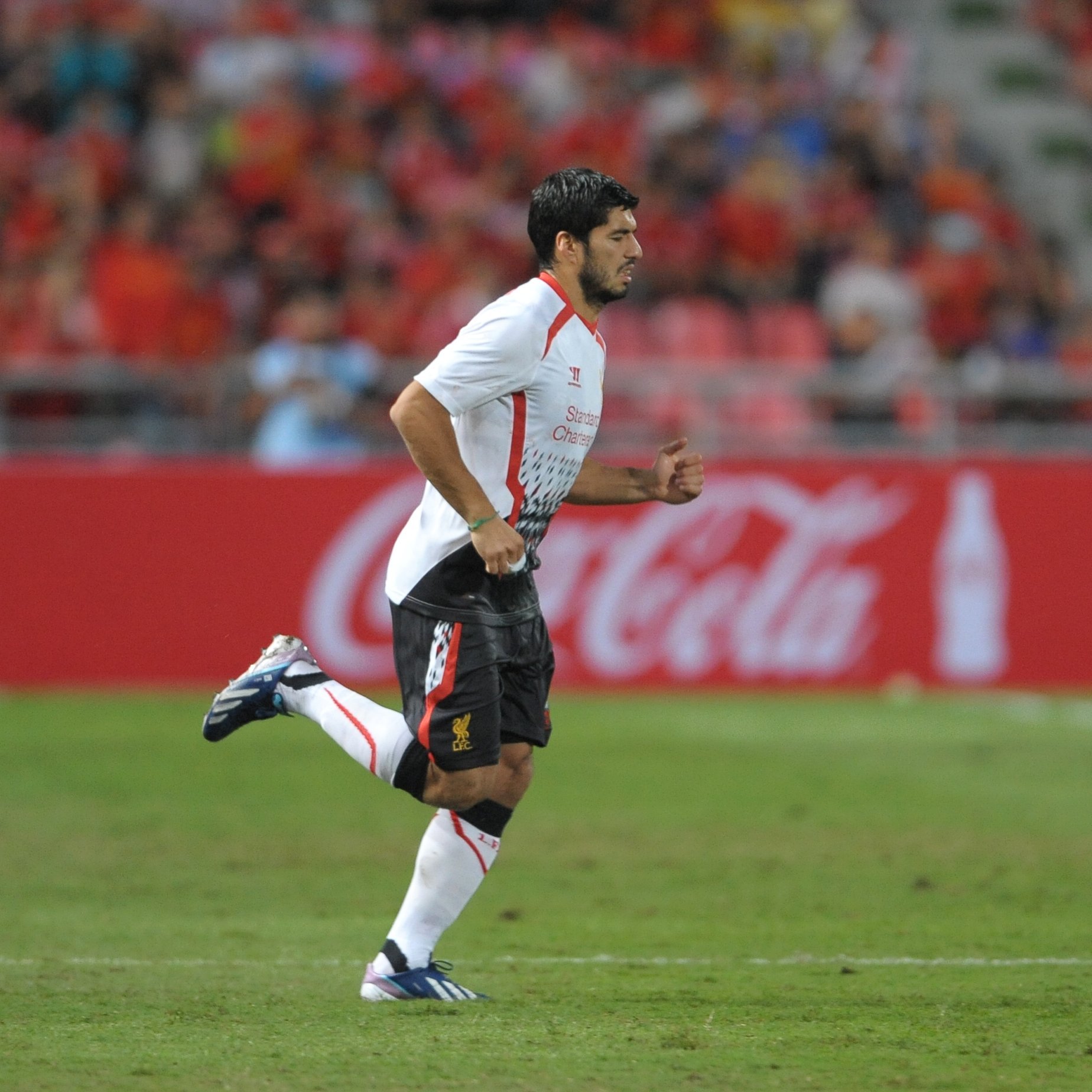 包含利物浦横扫墨西哥，苏亚雷斯爆发神勇的词条