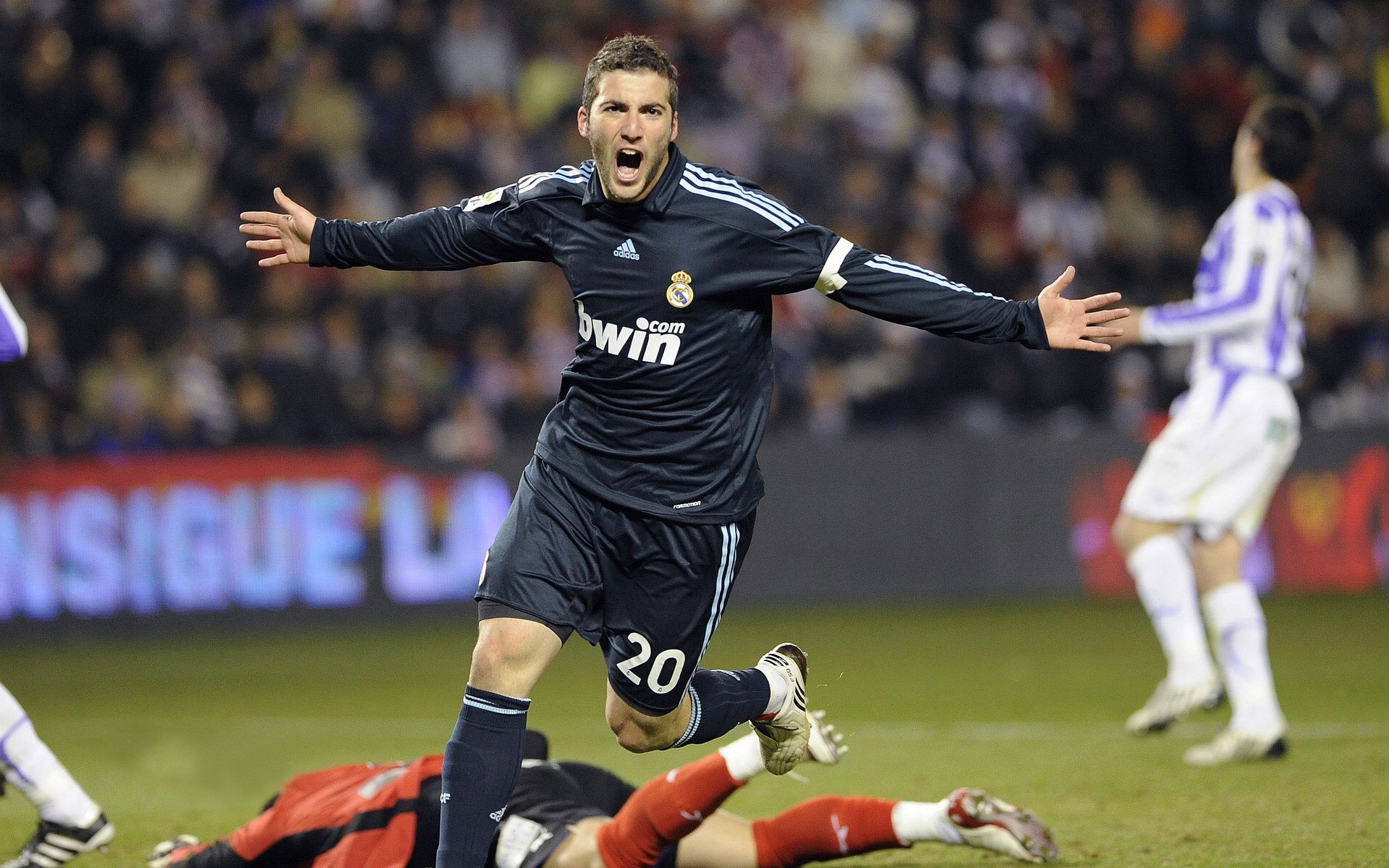 孙兴慜硬仗之王本色尽显,切尔西险胜墨西哥背后的战术博弈