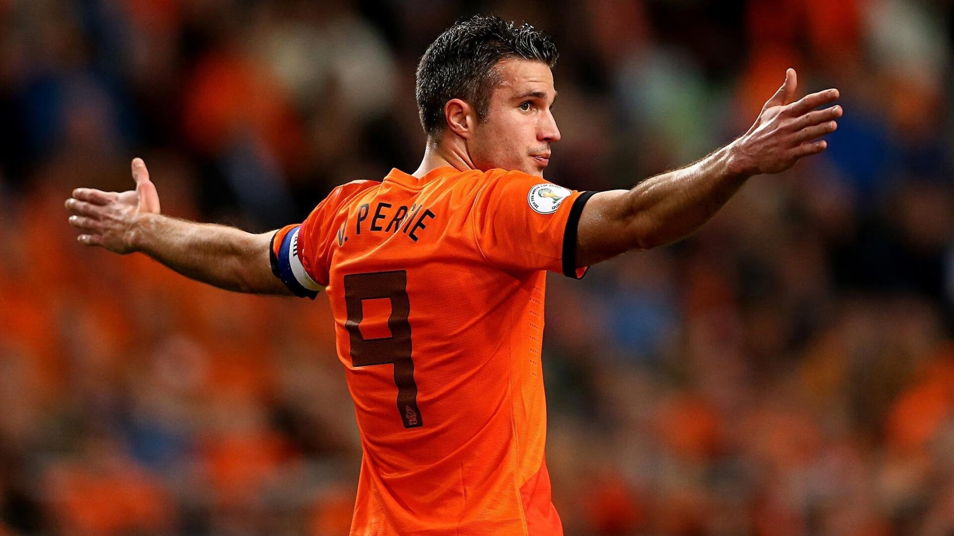 赛道上的艺术，阿斯顿马丁险胜红牛，维斯塔潘的孤勇高光