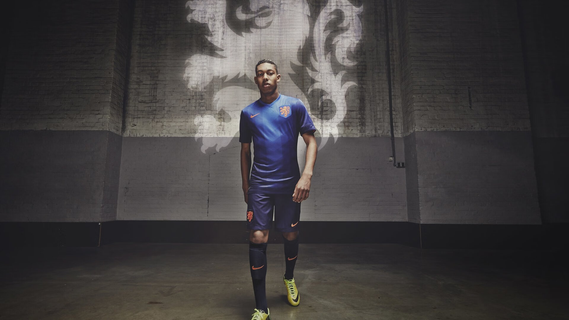 红土之王再封神，蒙特卡洛大师赛完胜戴维斯杯，纳达尔高光表现诠释何为终极舞台