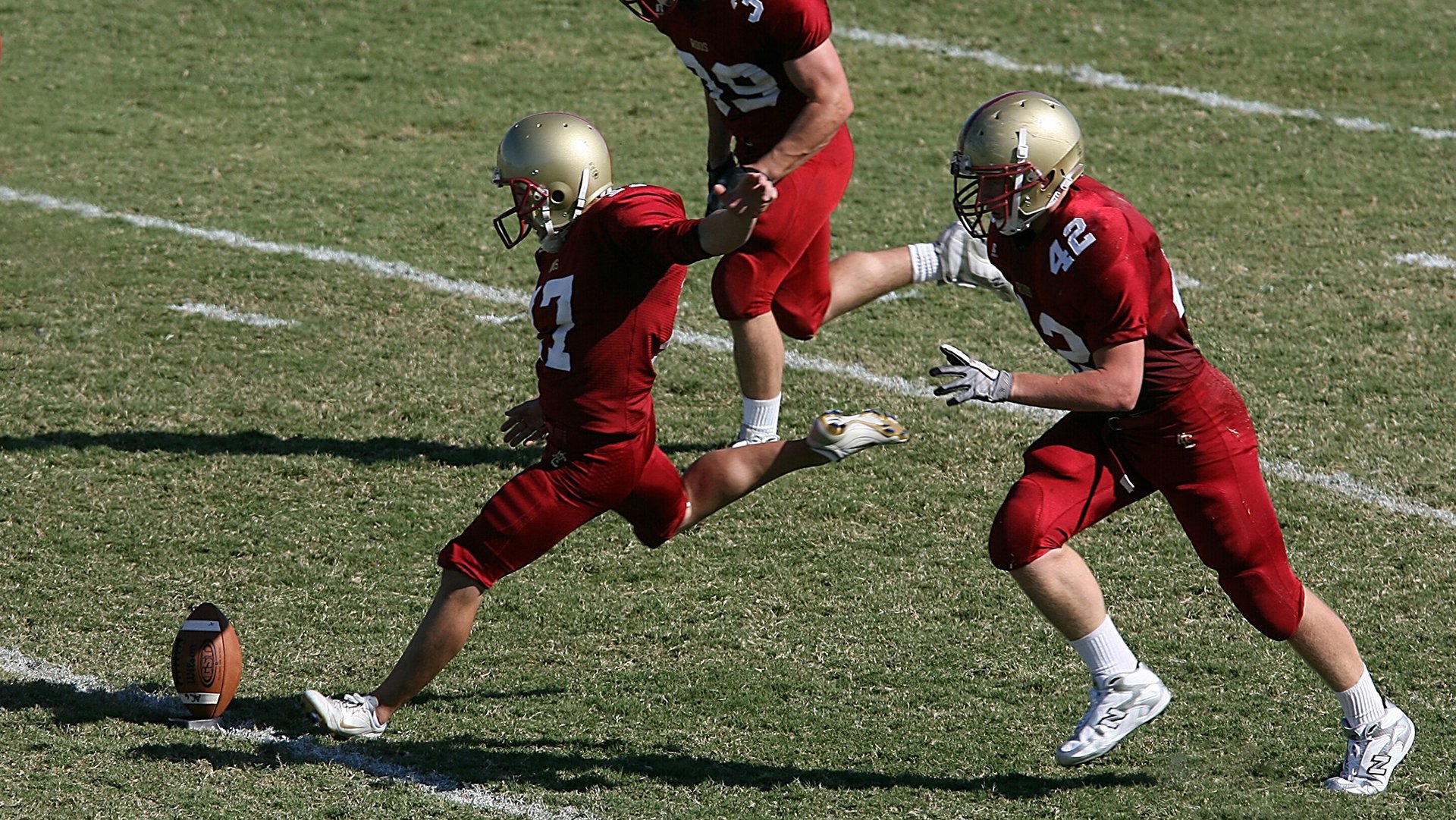 波斯湾的逆袭，阿克在重压之下绽放，卡塔尔对阵伊朗的战术博弈与个人救赎