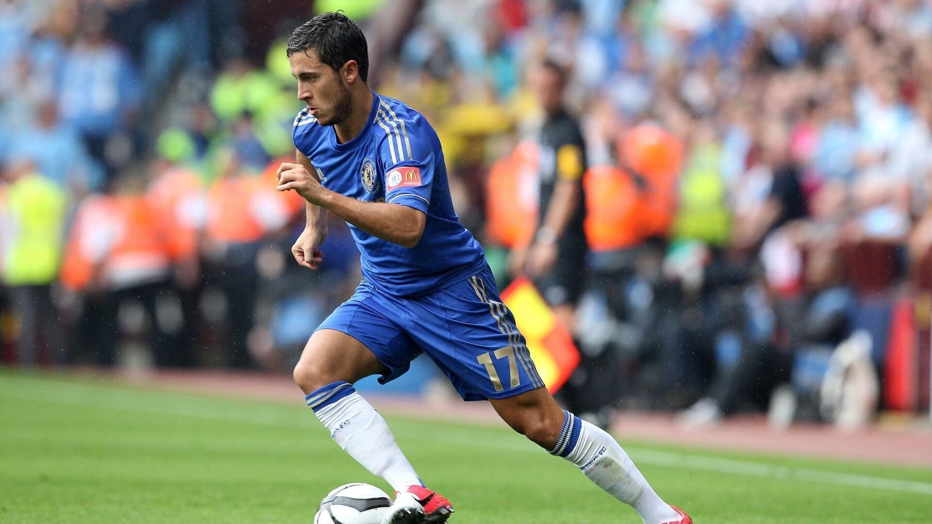 湖人击溃老鹰，爱德华兹成为关键先生，一场属于年轻领袖的胜利